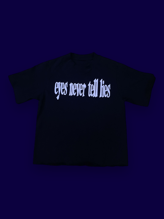 eyes never tell lies cropped tee